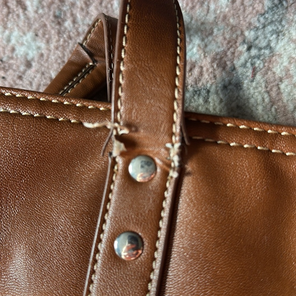 Relic Shoulder Bag - Picture 6 of 9